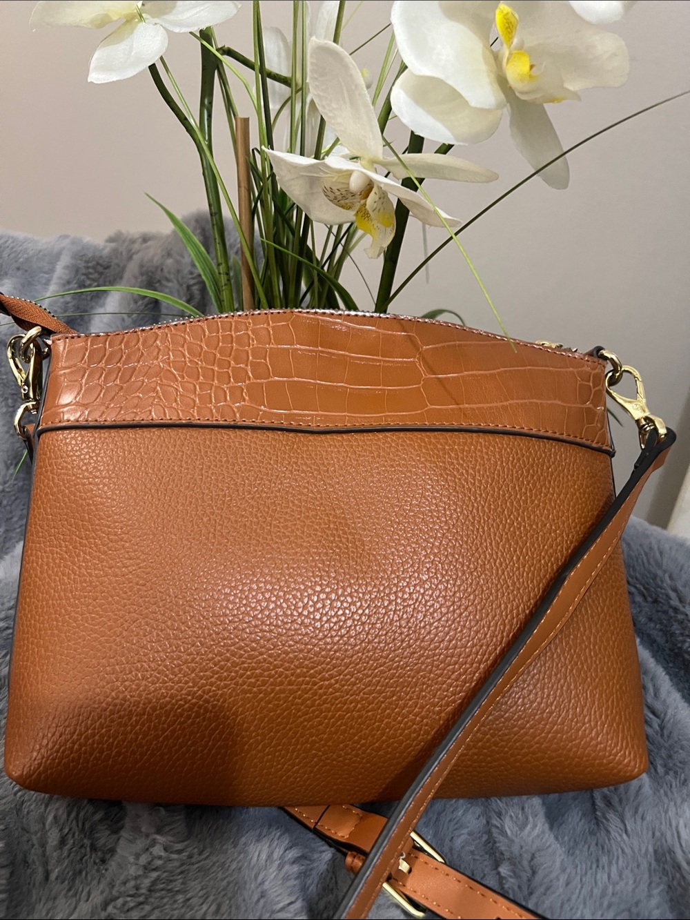 Nanette Lepore Tan Croc-Trim Faux Leather Crossbody EUC retail $88 - Picture 4 of 6